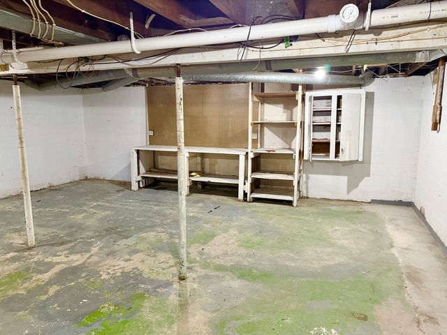 302 E State Route 71, Newark, IL 60541