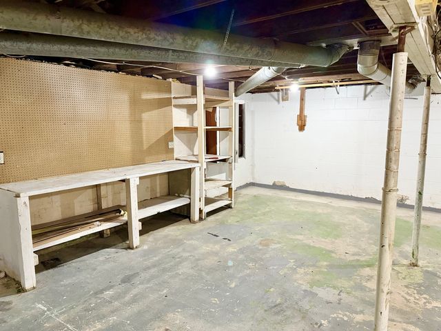 302 E State Route 71, Newark, IL 60541