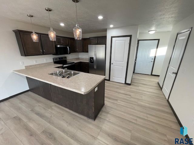 9601 W Tunis Dr Drive, Sioux Falls, SD 57106