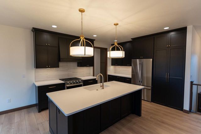 N8841 GALWAY LANE, Menasha, WI 54952