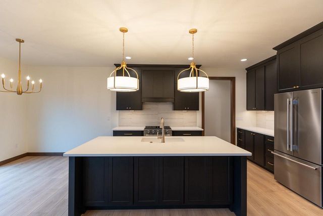 N8841 GALWAY LANE, Menasha, WI 54952