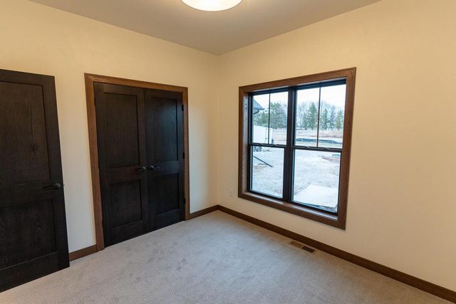 N8841 GALWAY LANE, Menasha, WI 54952