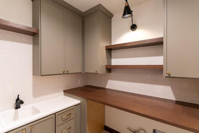 N8841 GALWAY LANE, Menasha, WI 54952