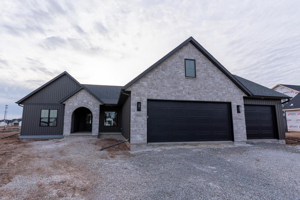 N8841 GALWAY LANE, Menasha, WI 54952