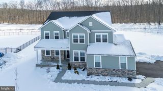 1033 MARIWILL DR, Quakertown, PA 18951