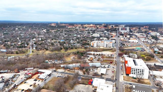 117 W Grove ST, San Marcos, TX 78666