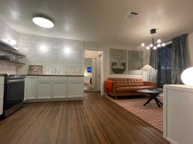 117 W Grove ST, San Marcos, TX 78666