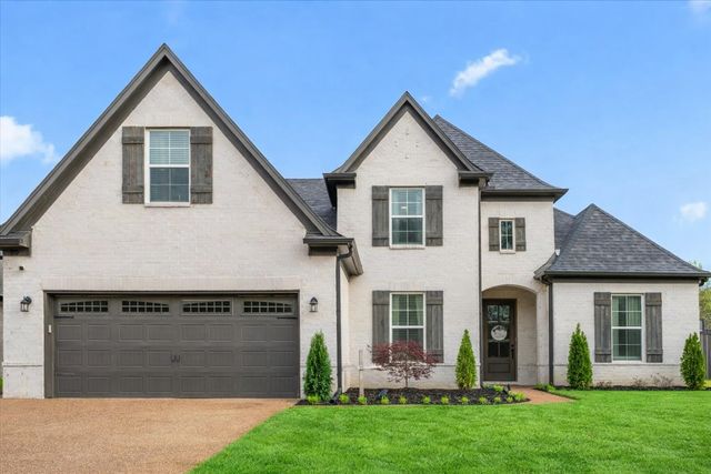 80 LAUREL GLEN DR, Oakland, TN 38060