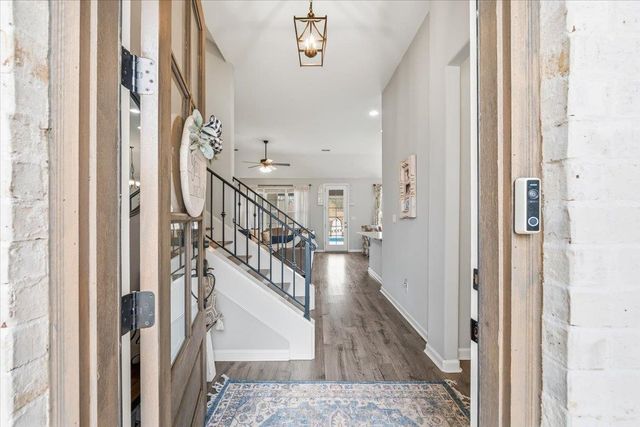 80 LAUREL GLEN DR, Oakland, TN 38060