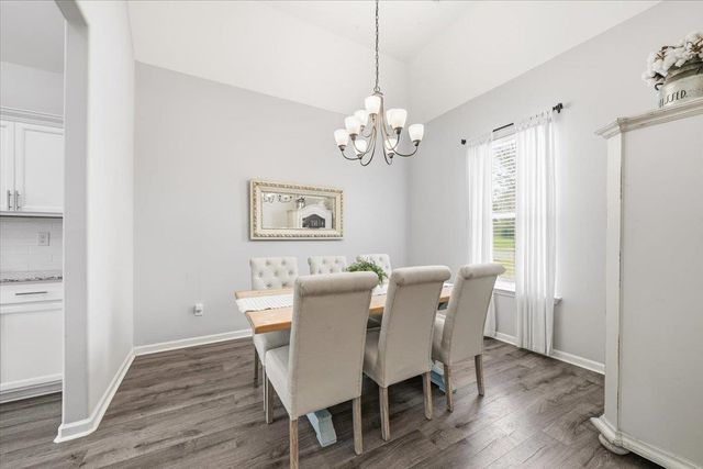 80 LAUREL GLEN DR, Oakland, TN 38060