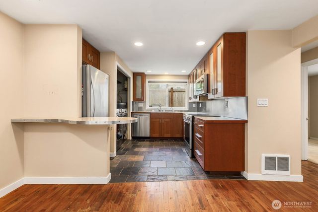 1811 29th Avenue, Seattle, WA 98122