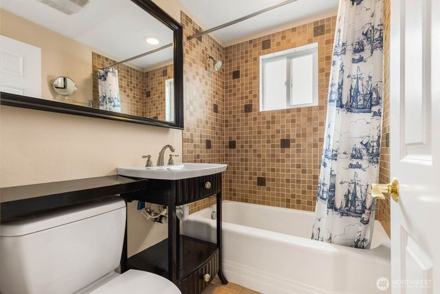 1811 29th Avenue, Seattle, WA 98122