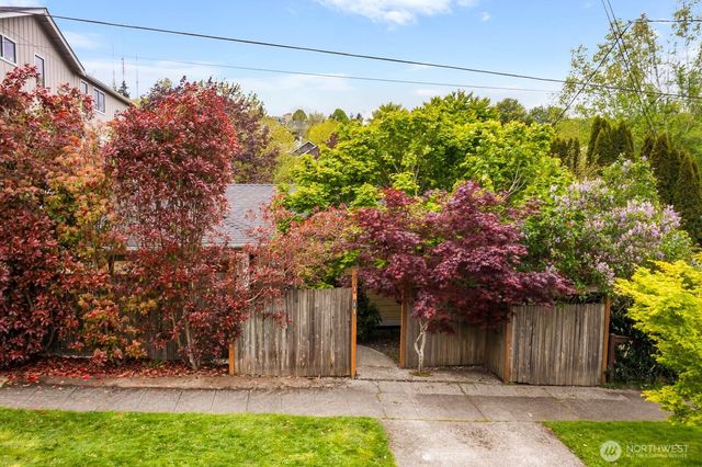 1811 29th Avenue, Seattle, WA 98122