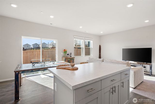 949 Tetherow Street, Bremerton, WA 98310