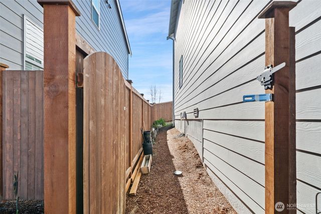 949 Tetherow Street, Bremerton, WA 98310