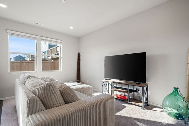 949 Tetherow Street, Bremerton, WA 98310