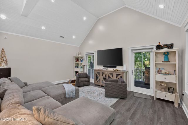 6 Clapper Rail Court, Southport, NC 28461
