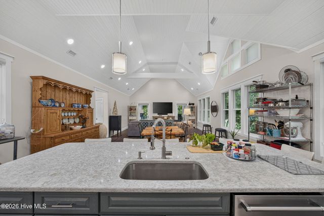 6 Clapper Rail Court, Southport, NC 28461