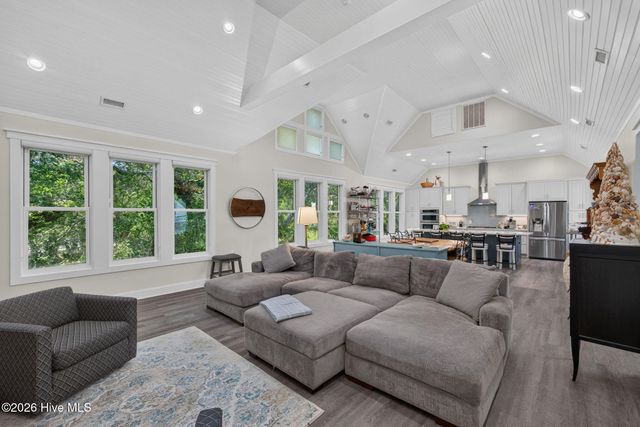 6 Clapper Rail Court, Southport, NC 28461