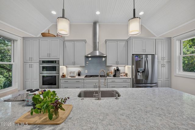 6 Clapper Rail Court, Southport, NC 28461