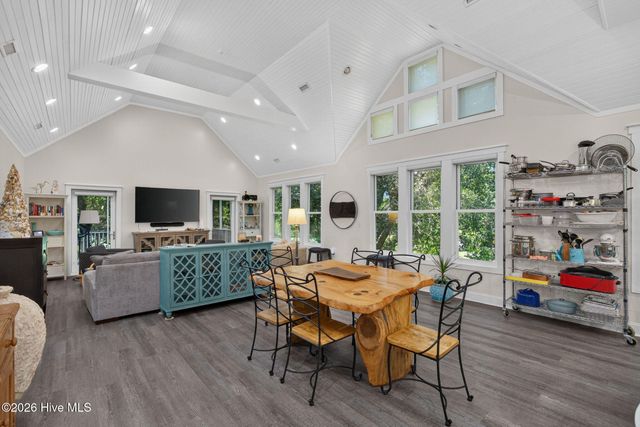 6 Clapper Rail Court, Southport, NC 28461
