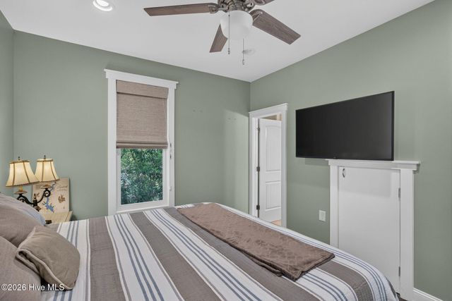 6 Clapper Rail Court, Southport, NC 28461