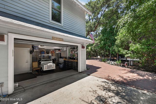 6 Clapper Rail Court, Southport, NC 28461