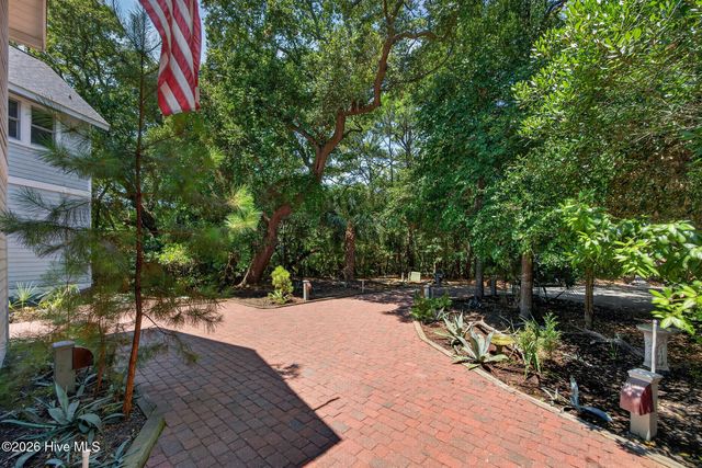 6 Clapper Rail Court, Southport, NC 28461