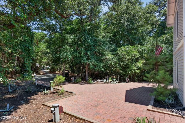 6 Clapper Rail Court, Southport, NC 28461