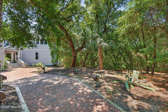 6 Clapper Rail Court, Southport, NC 28461