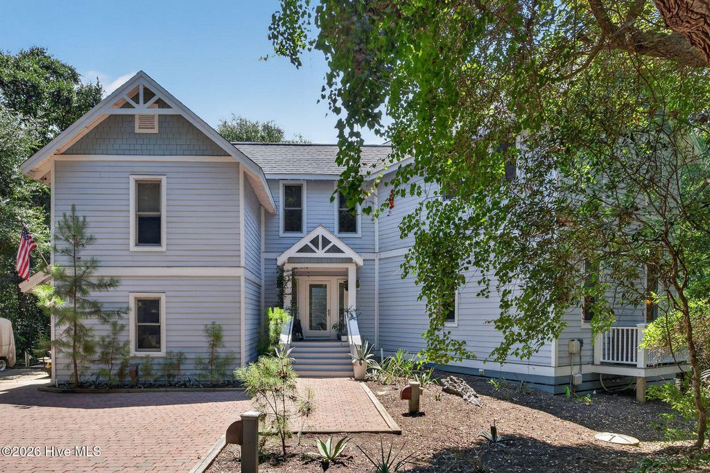 6 Clapper Rail Court, Southport, NC 28461