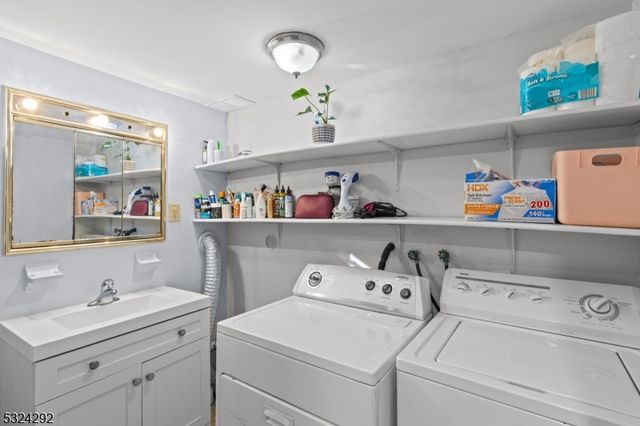 15 Parkhurst Pl, Verona Twp., NJ 07044