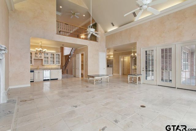 7050 Walden Dr, Tyler, TX 75703