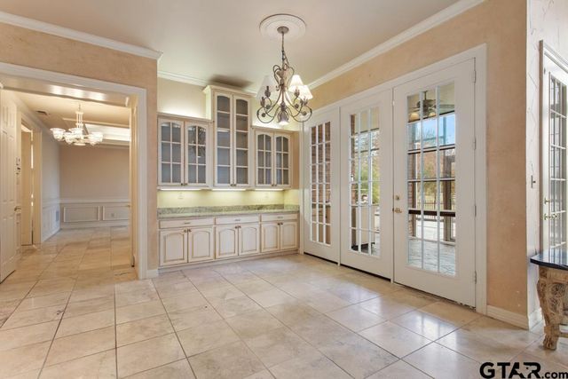 7050 Walden Dr, Tyler, TX 75703