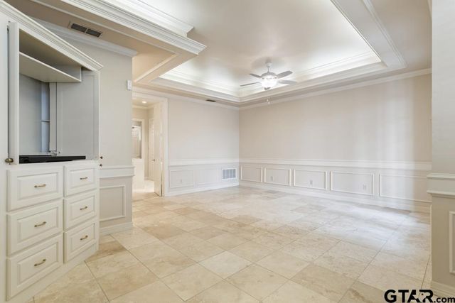 7050 Walden Dr, Tyler, TX 75703