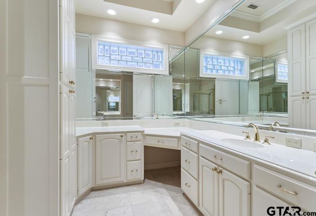 7050 Walden Dr, Tyler, TX 75703