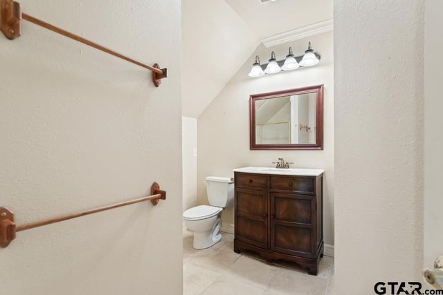 7050 Walden Dr, Tyler, TX 75703