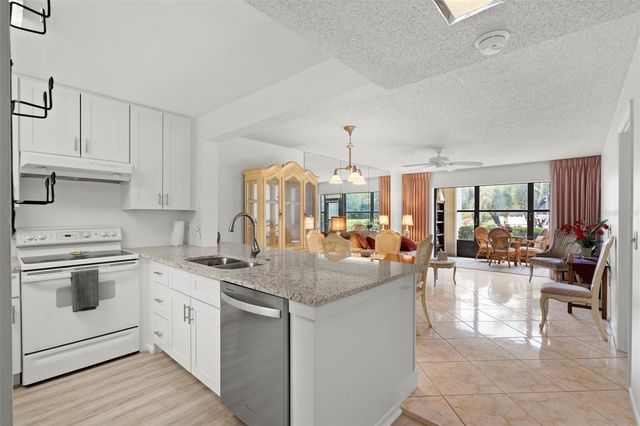 106 TIDEWATER DRIVE, Bradenton, FL 34210