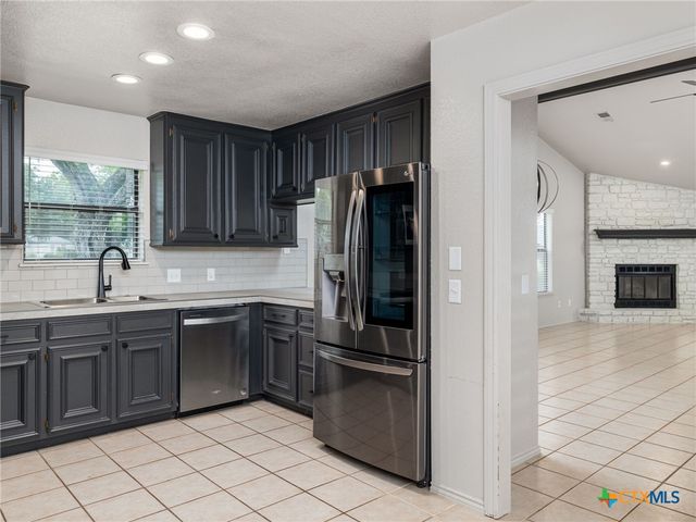 26 Fairway Lane, Meadowlakes, TX 78654