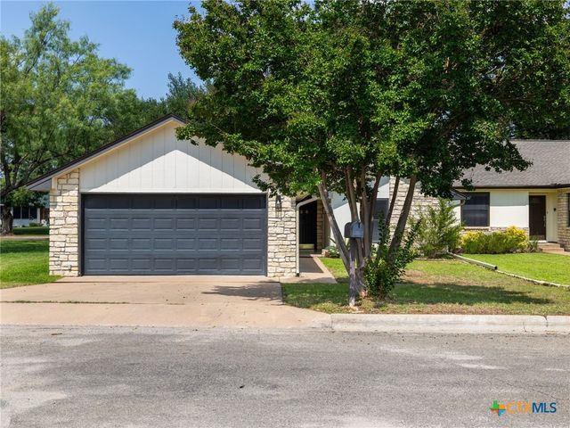 26 Fairway Lane, Meadowlakes, TX 78654