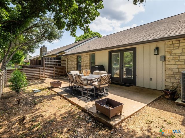 26 Fairway Lane, Meadowlakes, TX 78654