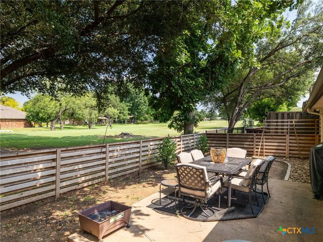 26 Fairway Lane, Meadowlakes, TX 78654