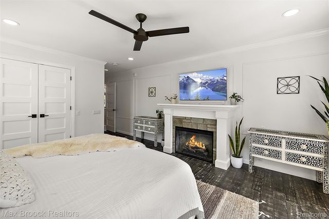1933 Lone Pine Road, Bloomfield Charter Township, MI 48302