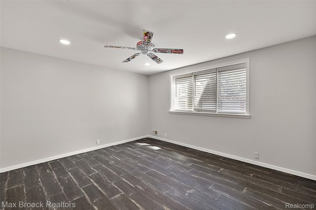 1933 Lone Pine Road, Bloomfield Charter Township, MI 48302
