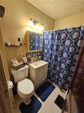 5126 Olive Street, Kansas City, MO 64130