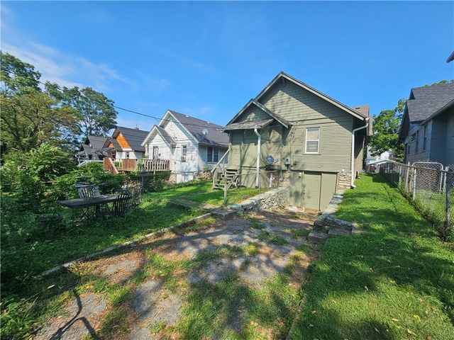 5126 Olive Street, Kansas City, MO 64130