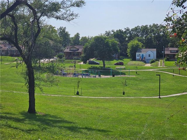 5126 Olive Street, Kansas City, MO 64130