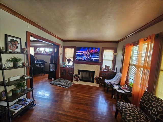 5126 Olive Street, Kansas City, MO 64130