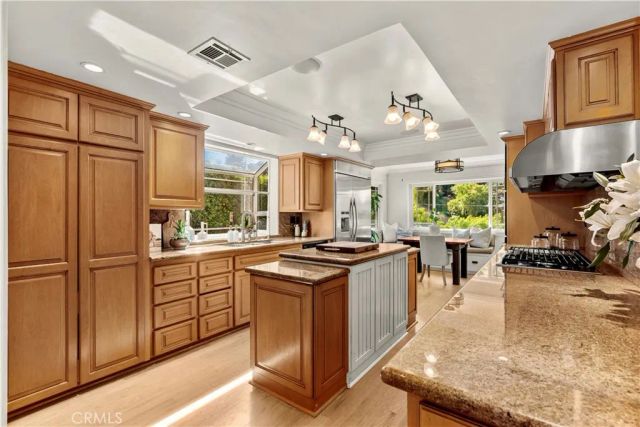 19151 Fowler, Santa Ana, CA 92705