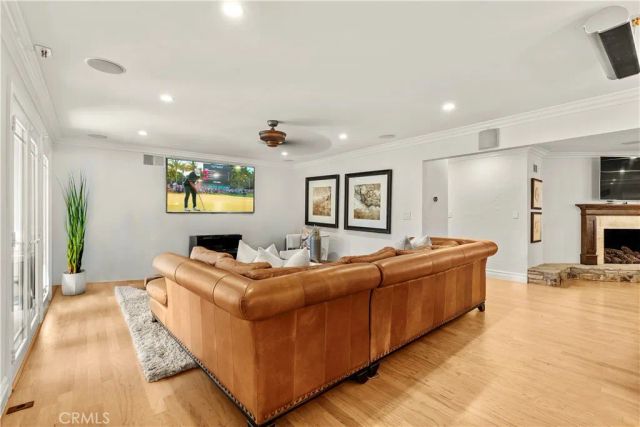 19151 Fowler, Santa Ana, CA 92705